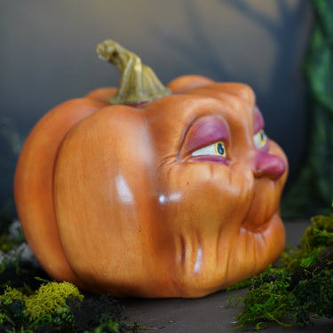 Aunty Maple Resin Face Pumpkin – 11.5"