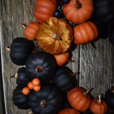 Black & Orange Pumpkin Wreath – 16"