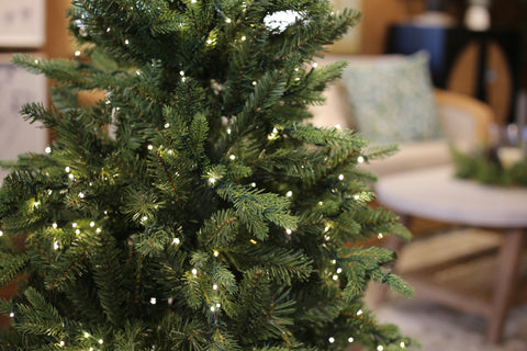 Alberta Spruce Deluxe Artificial Christmas Tree – 6.5’ or 7.5’ Pre-Lit with 18-Function LED Lights