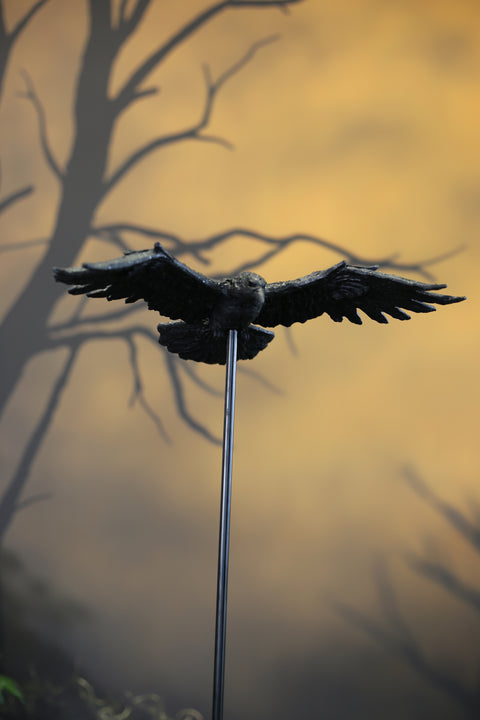 Resin Crow on Metal Pole – 24.2″ or 18.7″