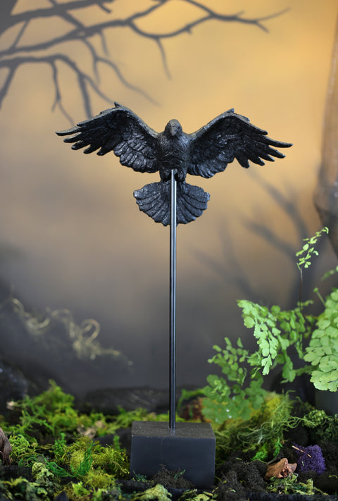 Resin Crow on Metal Pole – 24.2″ or 18.7″