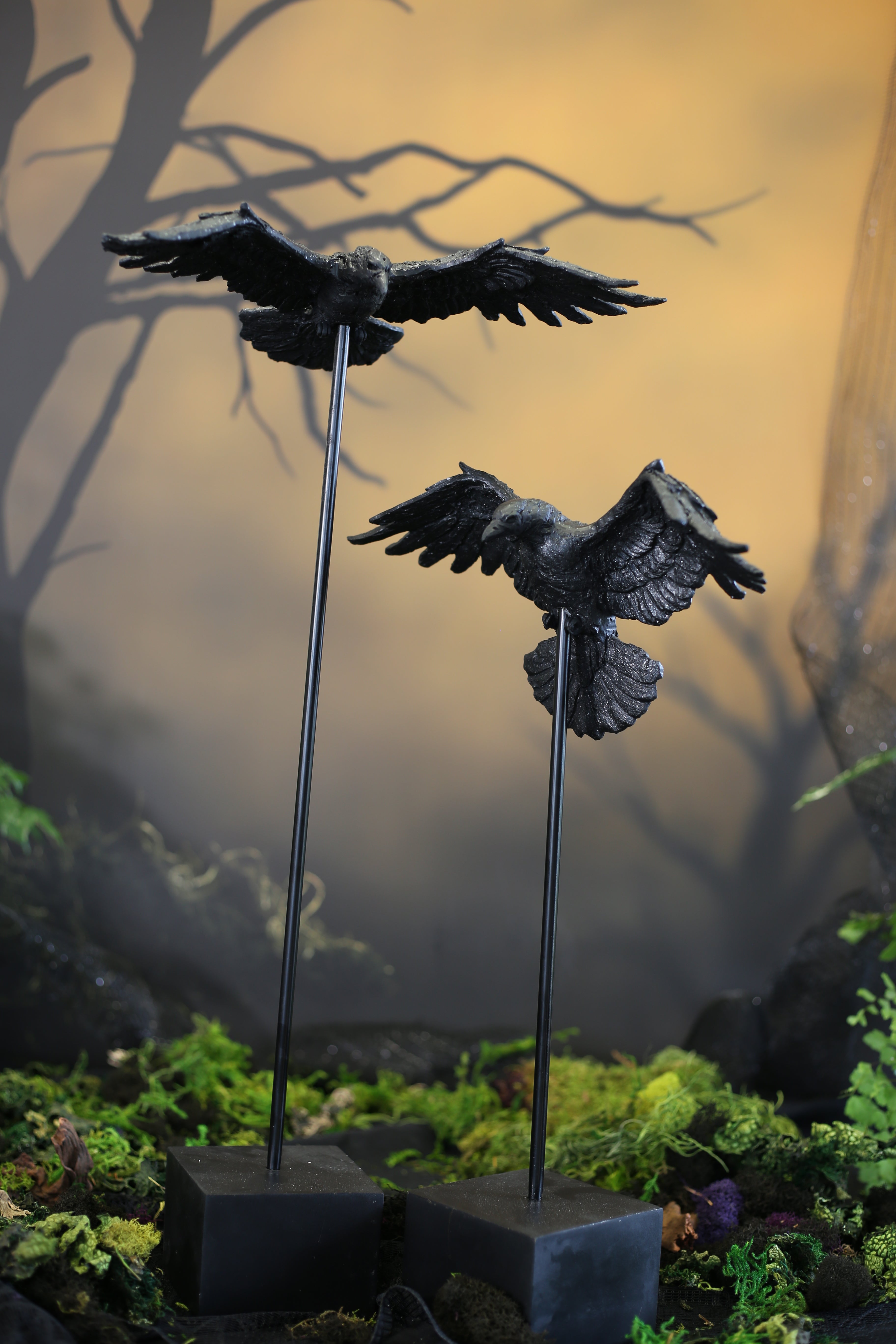 Armstrong Garden Centers Resin Crow on Pole - Thumbnail 4